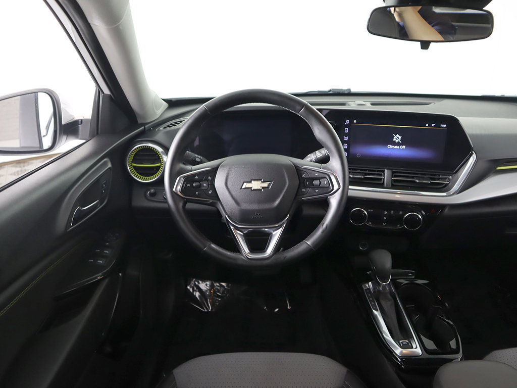 Used 2024 Chevrolet Trax LT w/ LT Convenience Package FWD image 33