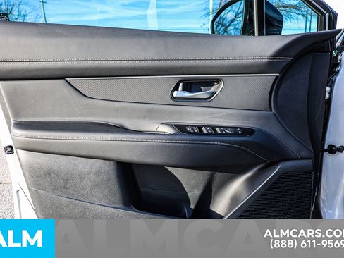 Certified 2025 Nissan Murano SV image 44