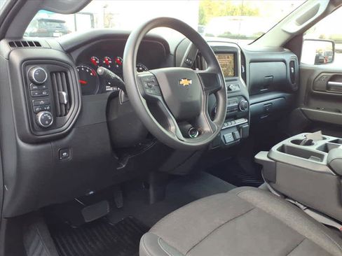 Used 2025 Chevrolet Silverado 1500 Custom AWD/4WD image 9