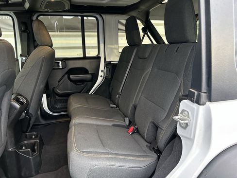 Used 2024 Jeep Wrangler Sport S image 12