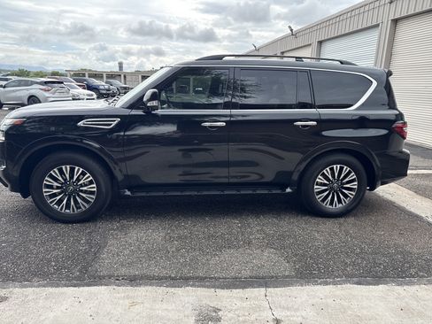 Used 2022 Nissan Armada SL w/ Midnight Edition Package AWD/4WD image 4