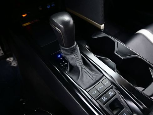 Used 2025 Toyota Camry SE FWD image 20