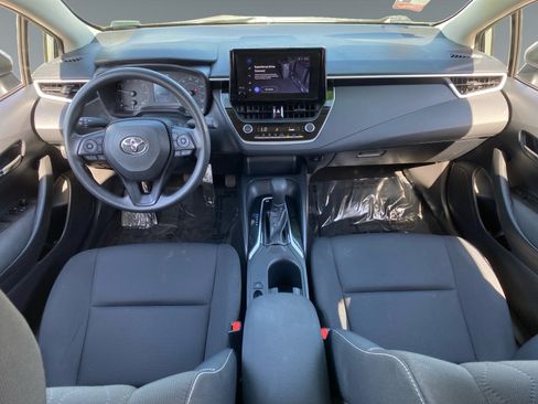 Used 2025 Toyota Corolla LE FWD image 10