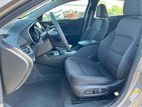 Used 2023 Chevrolet Malibu LT FWD image 3