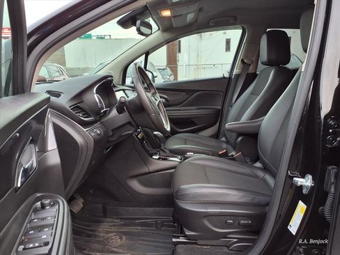 Used 2021 Buick Encore Preferred image 7