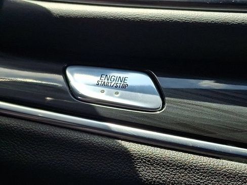 Used 2023 Buick Enclave Essence AWD/4WD image 17