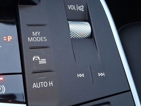 Used 2025 BMW X2 xDrive28i w/ Premium Package image 22