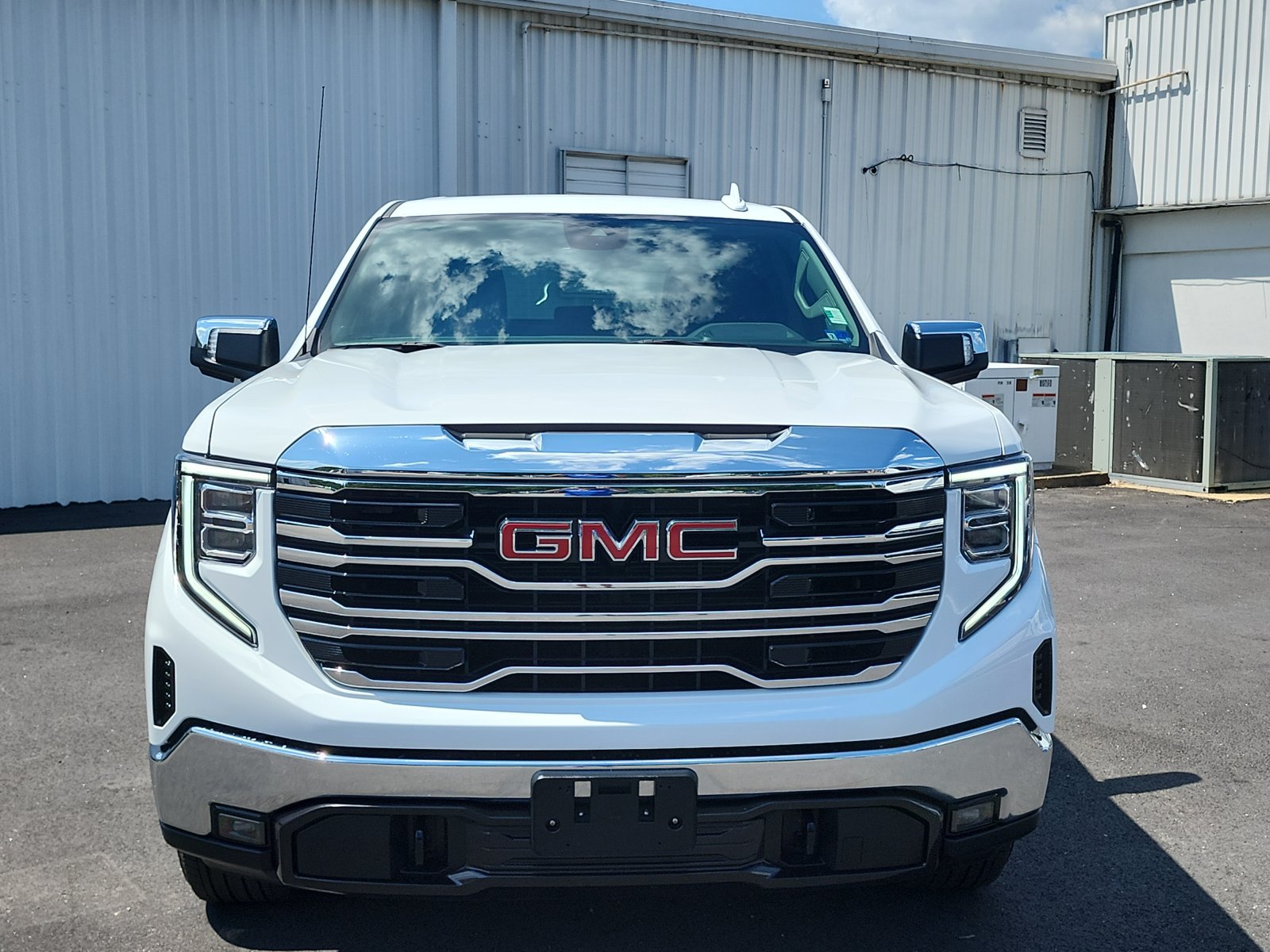 Used 2026 GMC Sierra 1500 SLT AWD/4WD image 8