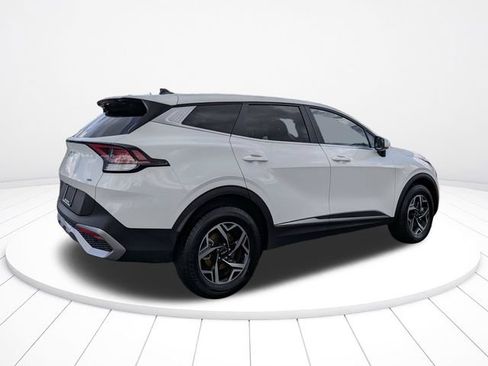 Used 2024 Kia Sportage LX AWD/4WD image 3