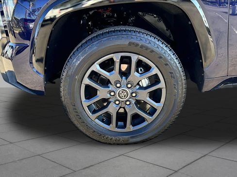 Used 2023 Toyota Tundra Platinum AWD/4WD image 10