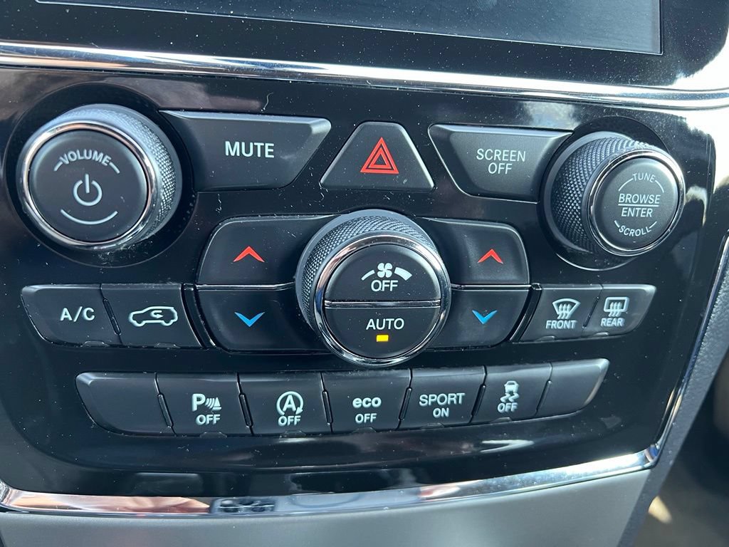 Used 2022 Jeep Grand Cherokee Laredo X AWD/4WD image 40