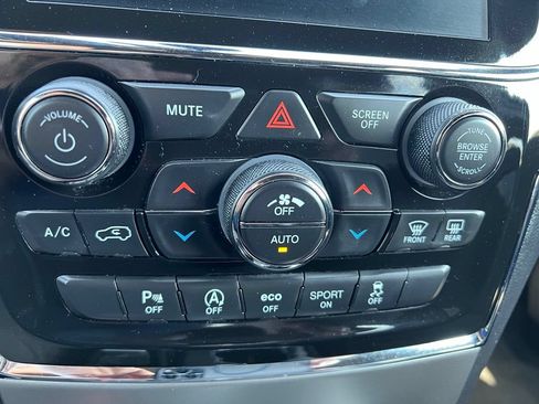 Used 2022 Jeep Grand Cherokee Laredo X AWD/4WD image 40
