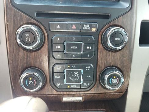 Used 2013 Ford F150 Lariat w/ Luxury Equipment Group AWD/4WD image 26