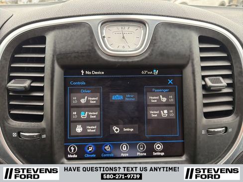 Used 2018 Chrysler 300 Limited RWD image 25