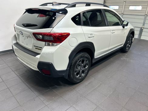 Used 2022 Subaru Crosstrek 2.5i Sport w/ Moonroof Package AWD/4WD image 3