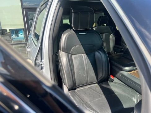 Used 2023 Jeep Grand Wagoneer Series II AWD/4WD image 32