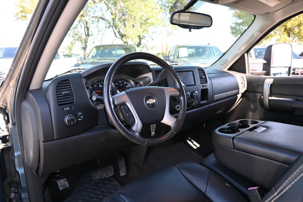 Used 2009 Chevrolet Silverado 1500 LT w/ Texas Edition RWD image 15