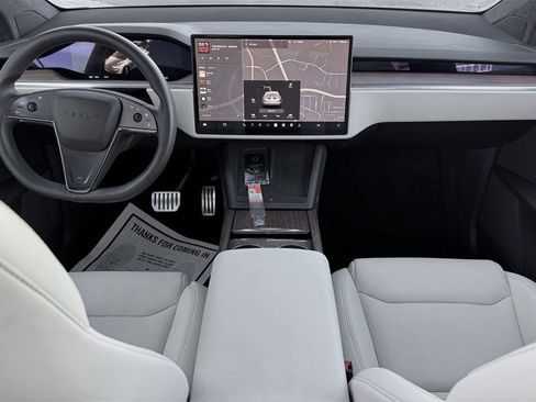 Used 2022 Tesla Model X image 26