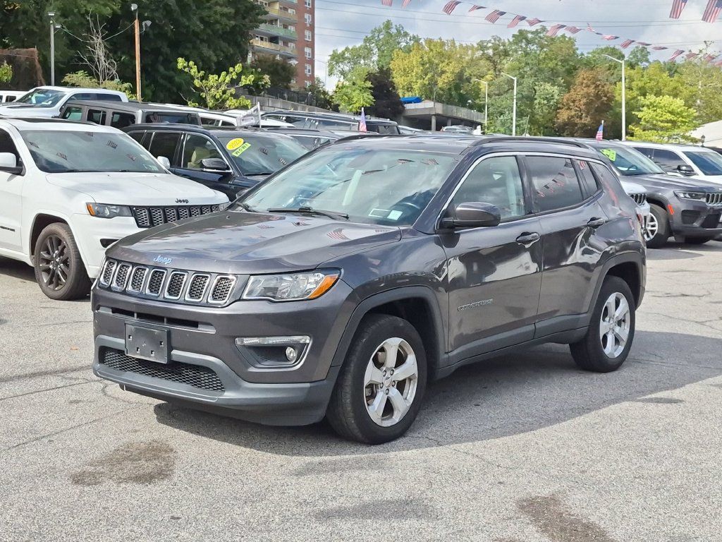 Used 2019 Jeep Compass Latitude w/ Cold Weather Group AWD/4WD image 1