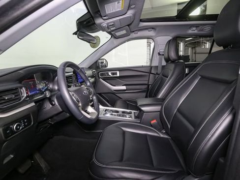 Used 2023 Ford Explorer XLT w/ Equipment Group 202A AWD/4WD image 42