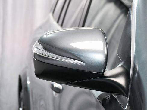 Used 2025 Mercedes-Benz GLS 450 4MATIC image 76