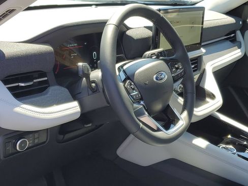 New 2026 Ford Explorer Platinum w/ LUX Leather Package AWD/4WD image 13