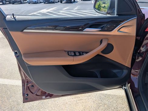 Used 2025 BMW X4 xDrive30i image 13