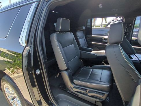 Used 2024 GMC Yukon XL SLT RWD image 27
