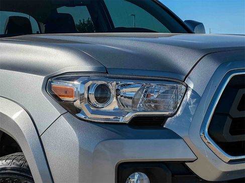 Used 2022 Toyota Tacoma SR5 image 10