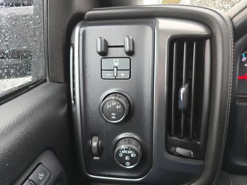 Used 2015 Chevrolet Silverado 2500 LTZ AWD/4WD image 28