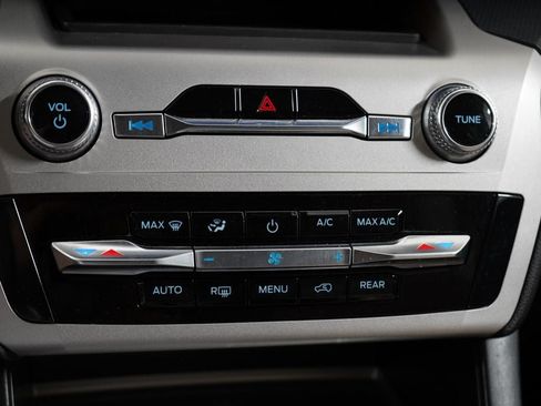 Certified 2022 Ford Explorer 4WD image 13