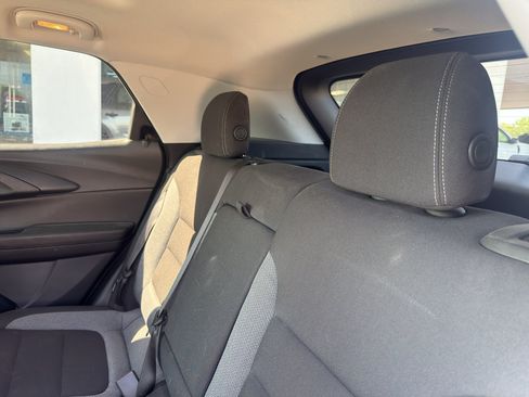 Used 2024 Chevrolet TrailBlazer LT w/ Convenience Package FWD image 5