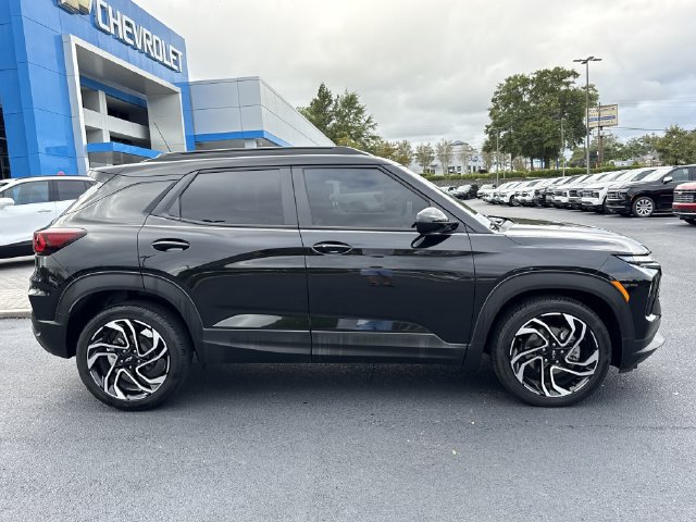 Used 2024 Chevrolet TrailBlazer RS w/ Convenience Package FWD image 2