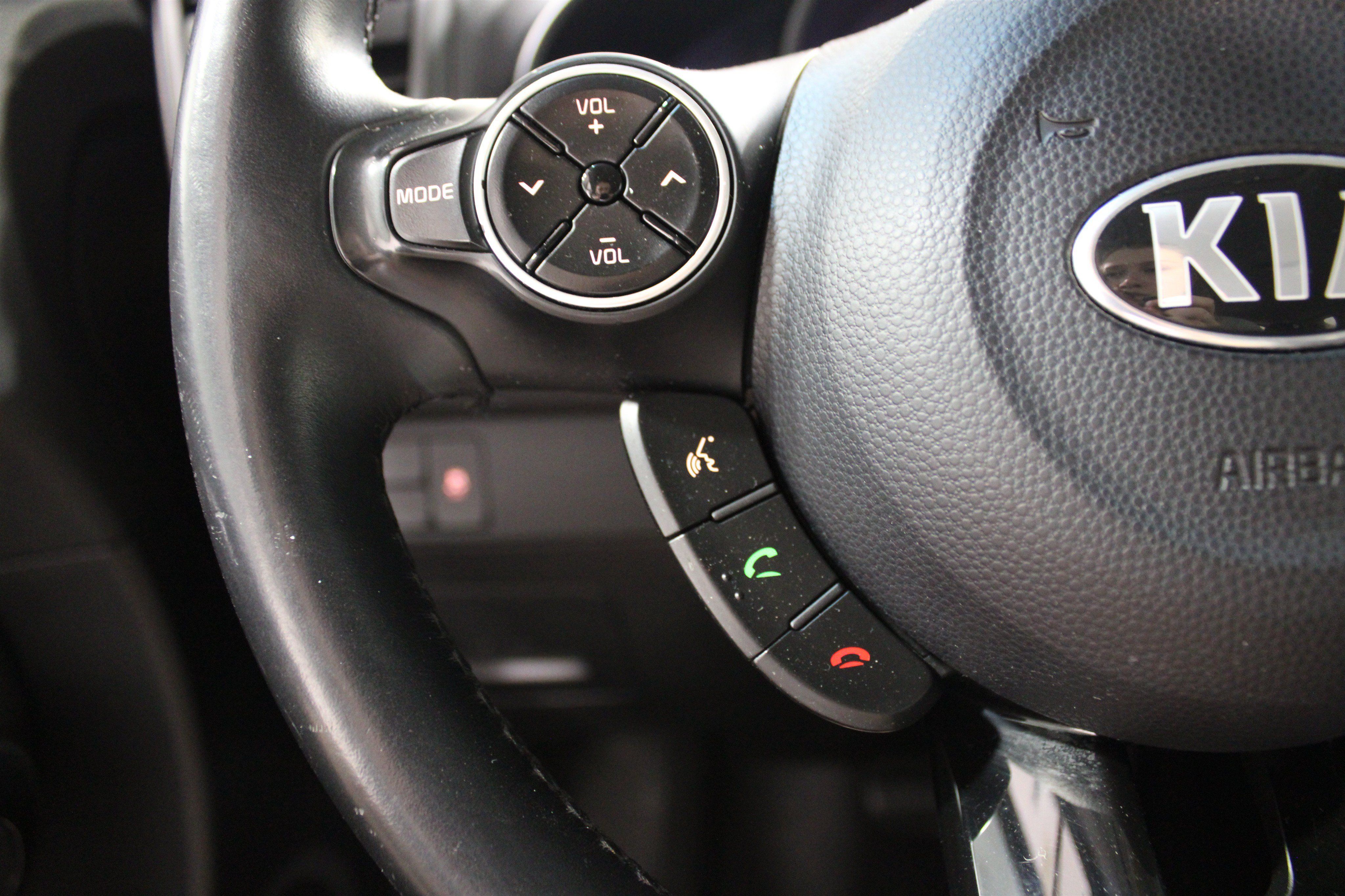 Used 2015 Kia Soul ! FWD image 19