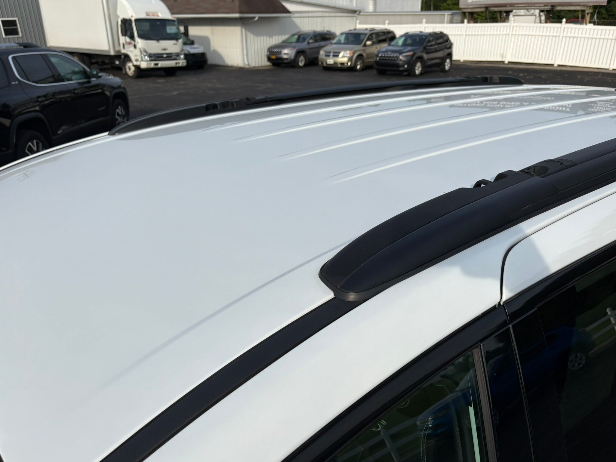 Used 2023 Chrysler Pacifica Touring-L w/ S Appearance Package FWD image 9