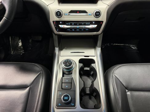 Used 2021 Ford Explorer XLT w/ Equipment Group 202A image 26