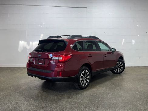Used 2016 Subaru Outback 2.5i Limited AWD/4WD image 3