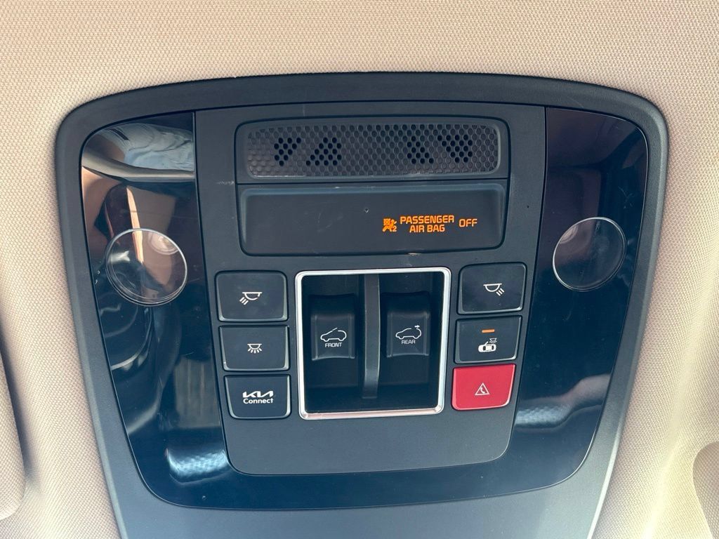 Used 2023 Kia Carnival SX Prestige FWD image 18