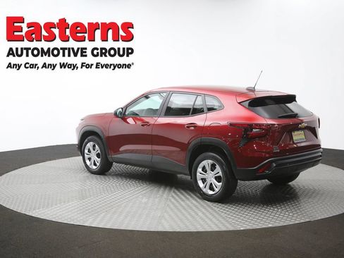 Used 2024 Chevrolet Trax LS FWD image 63