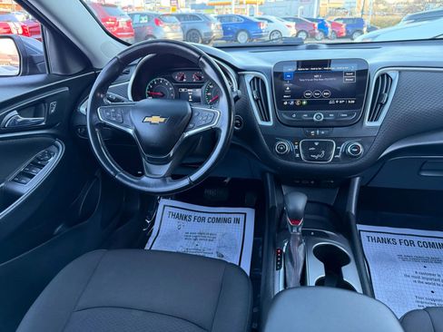 Used 2021 Chevrolet Malibu RS image 24