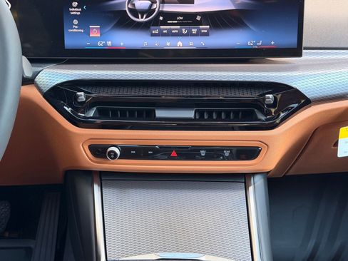 New 2026 BMW 330i Sedan w/ Premium Package RWD image 18