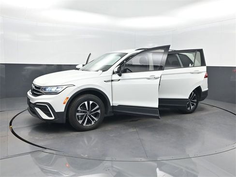 Used 2022 Volkswagen Tiguan S image 37