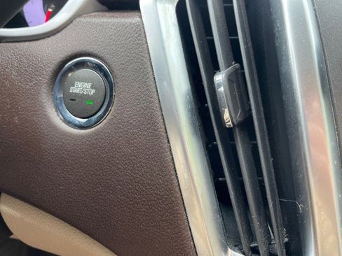 Used 2010 Cadillac SRX Luxury image 54