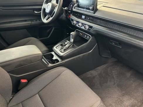 Used 2025 Honda CR-V LX image 18