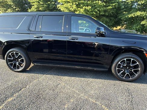 Used 2024 Chevrolet Suburban RST w/ Luxury Package AWD/4WD image 8