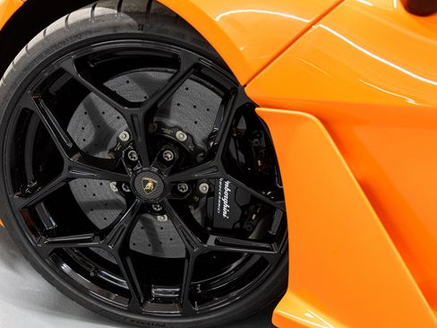 Used 2026 Lamborghini Revuelto image 31