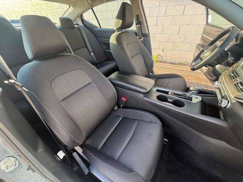 Used 2025 Nissan Altima 2.5 SV image 36