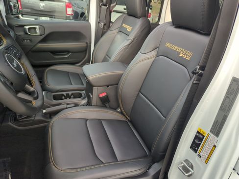 Used 2025 Jeep Wrangler Unlimited Rubicon 392 image 16