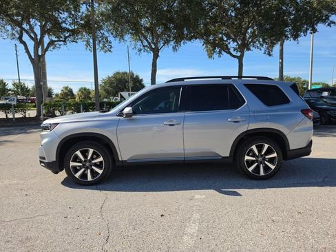 Used 2025 Honda Pilot Touring image 5