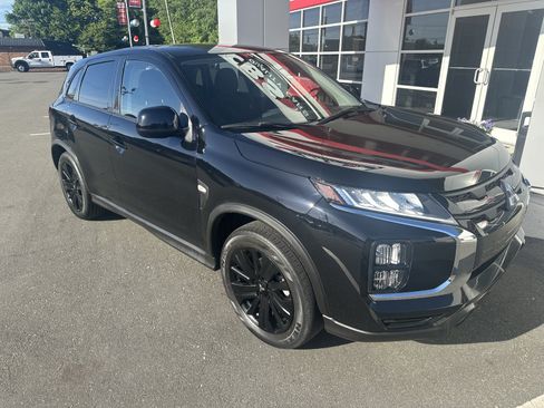 Used 2023 Mitsubishi Outlander Sport ES AWD/4WD image 2